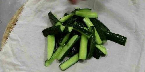 一根黄瓜也能成大菜？10分钟做出酱拌黄瓜，爽脆到全家抢着吃