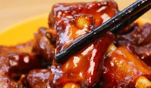 不用油炸也能香！3个步骤做出饭店级糖醋排骨，你敢试吗？