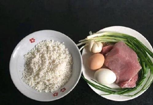 大米不只煮饭香，半斤瘦肉裹珍珠，蒸15分钟惊艳全家