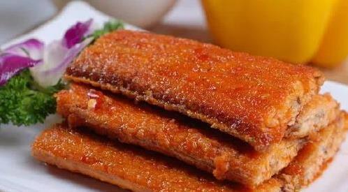 煎带鱼总粘锅掉皮？试试这招，3分钟出锅又香又完整
