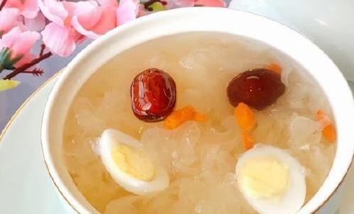 银耳汤总稀如水？2招出胶浓如果冻，皮肤喝出水润光！