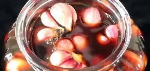 腌糖醋蒜总失败？10人9错不加水，味道香脆全家夸