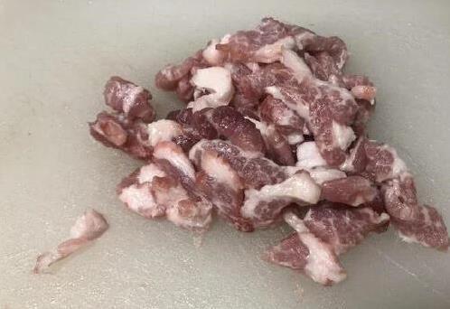 米粉滑溜溜好吃到飞起，香菇肉丝汤做法超简单，你敢试吗？
