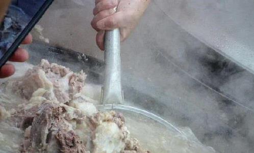 羊肉汤别乱加料，2种禁放3种必加，鲜美不膻全家夸