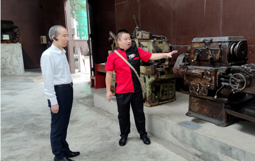 中国国际文化传播中心执行主席龙宇翔到重庆九龙坡区考察调研