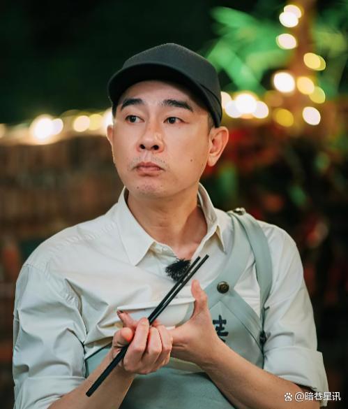 陈小春说妈妈是被爸爸骗到手的 三千块买断亲情