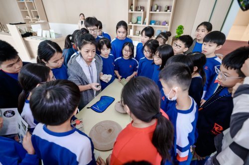 千年瓷韵映琴澳，施珍越窑青瓷作品横琴邀请展圆满收官