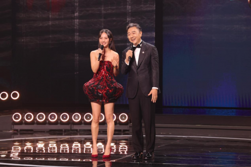 新加坡演员黄暄婷闪耀《红星大奖2025》奖项、口碑、演技突破大丰收