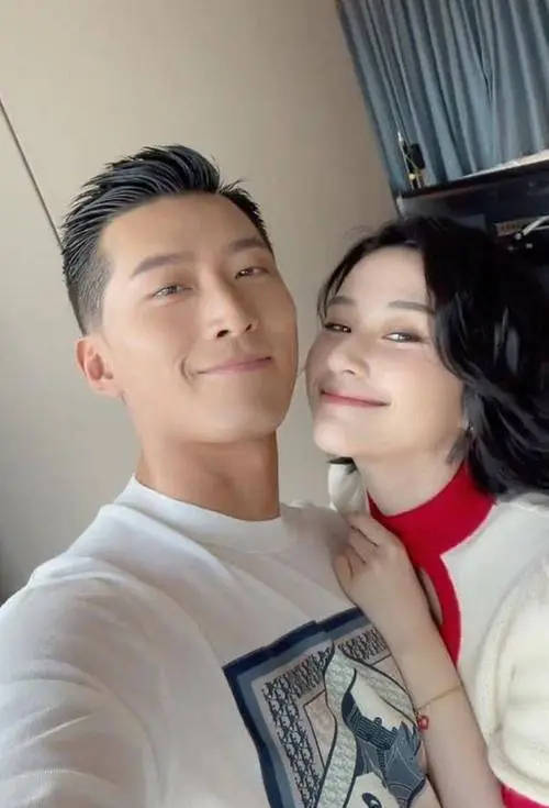 何超莲窦骁回应“闹离婚”等传闻:我们感情稳定