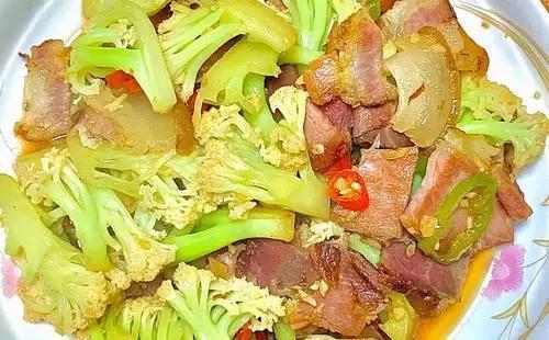 花菜怎么做味道更赞，试试这3种做法，鲜香入味，炒一大盘不够吃