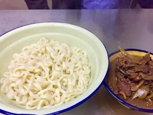 北京最正宗的羊肉汆面，隐藏在小胡同中，每天只卖10碗