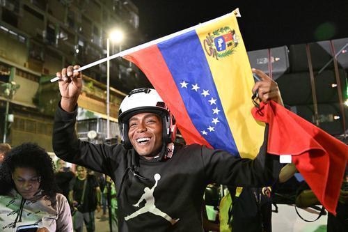 委内瑞拉爆发集会 要求重新计票