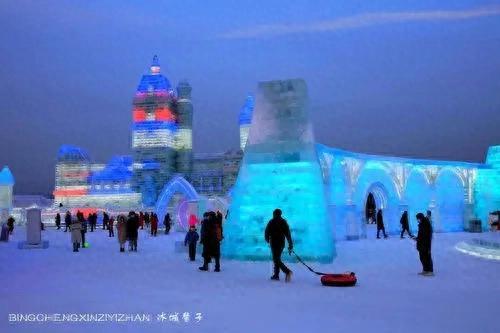 陆毅一家来哈尔滨冰雪大世界了