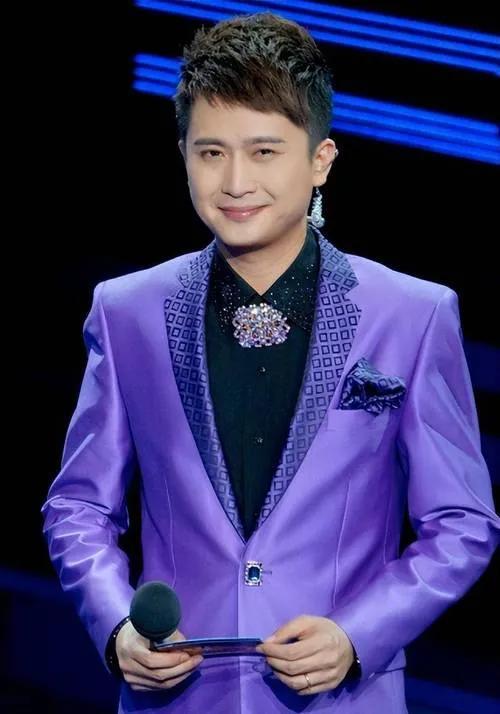 杨帆演唱有没有一首歌会让你想起我 温暖嗓音触动心弦