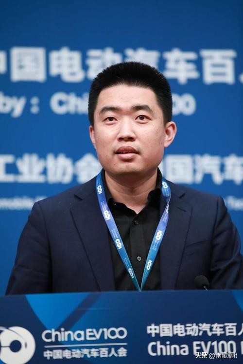 李想談增程市場(chǎng)競(jìng)爭(zhēng) 技術(shù)與市場(chǎng)的博弈