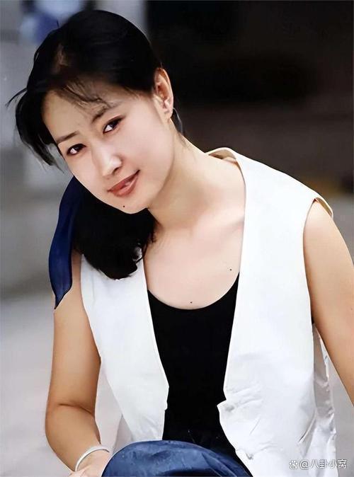 刘敏涛含泪送别朱媛媛 32年真挚友情永存