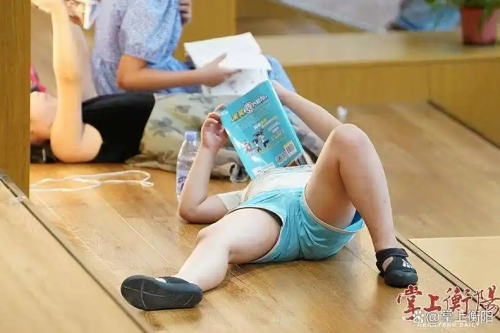家長點外賣讓孩子呆圖書館一整天 圖書館變臨時托兒所