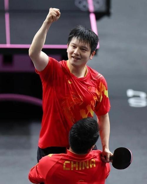 人气火爆!樊振东的纪念衫在德国供不应求 球迷疯狂抢购