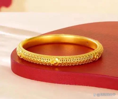 全球股市大跌金银跳水 中东冲突引发市场动荡