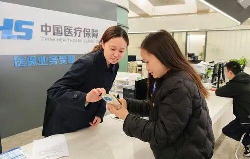 重庆市医保局解读长护险 覆盖全市提升失能人员生活质量