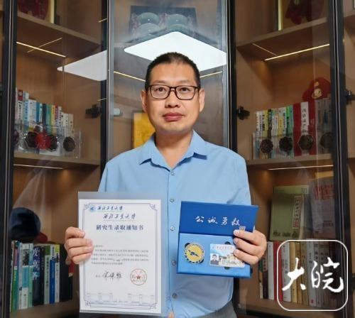44岁爸爸被女儿激将考上985研究生