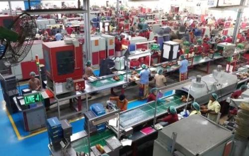 印度厂商慌了：本就逊于中国，美国征税50%后，还怎么比