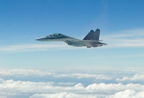 看对空、对地、对海多课目异型机协同训练