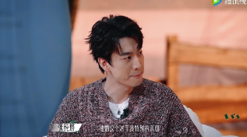 67张纯烨说催婚是因为父母没有自己的事情网友这个说法真的是特别的