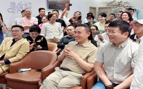 龙骨堂“见龙在田，利见大人”，新型筋骨养生模型店成功启航