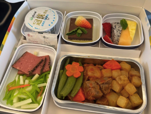 飛機(jī)餐需要60多位廚師引熱議！