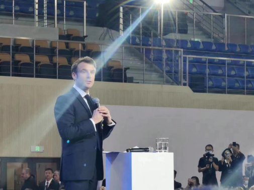 中大学子关注马克龙中山大学之行，马克龙将与学生近距离交流，中大学子热烈相迎