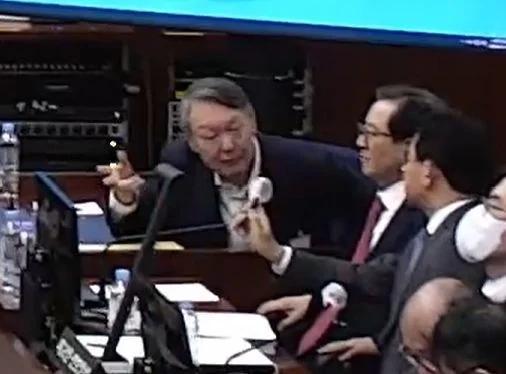 被要求判死刑 尹锡悦拍桌怒骂特检组 深夜庭审激烈交锋