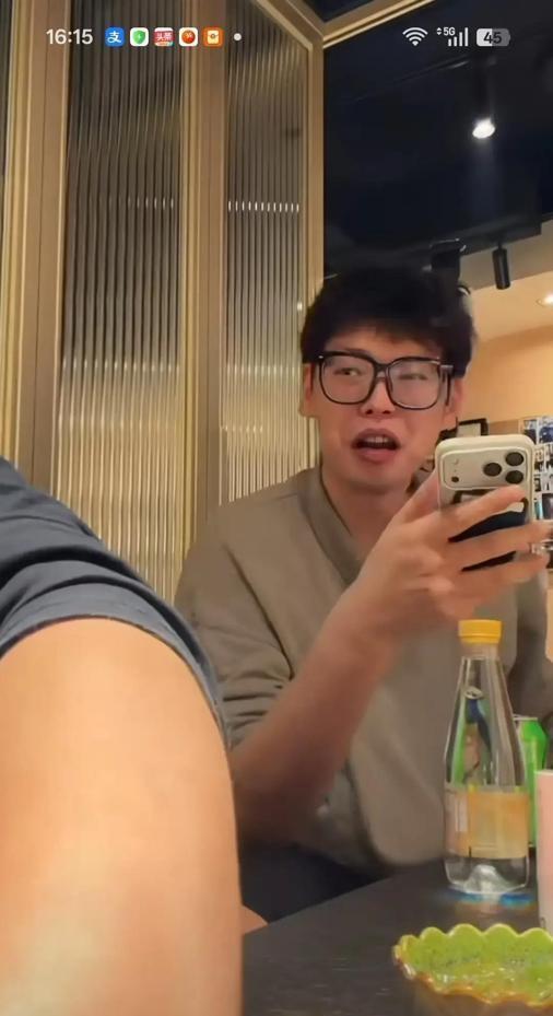 17岁赚了一百万好意思元，25岁被CBA裁人 行状篮球的泼辣真相