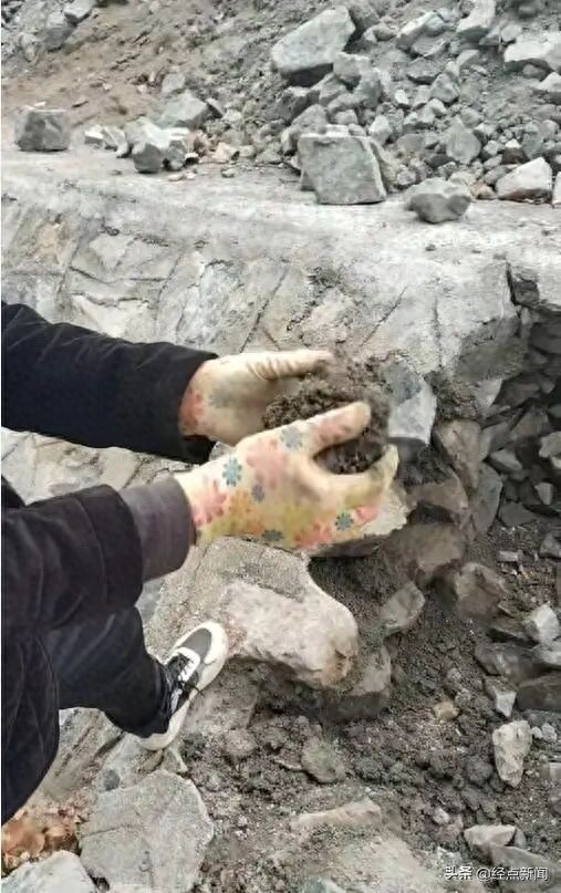 官方通报水渠石块被指一掰就掉 砂浆强度不足问题待整改