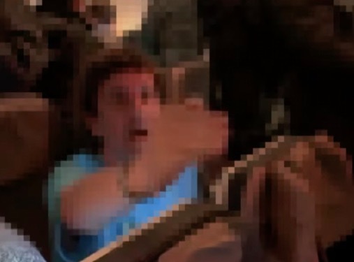 男子摸女空乘臀部妻子称是开玩笑 