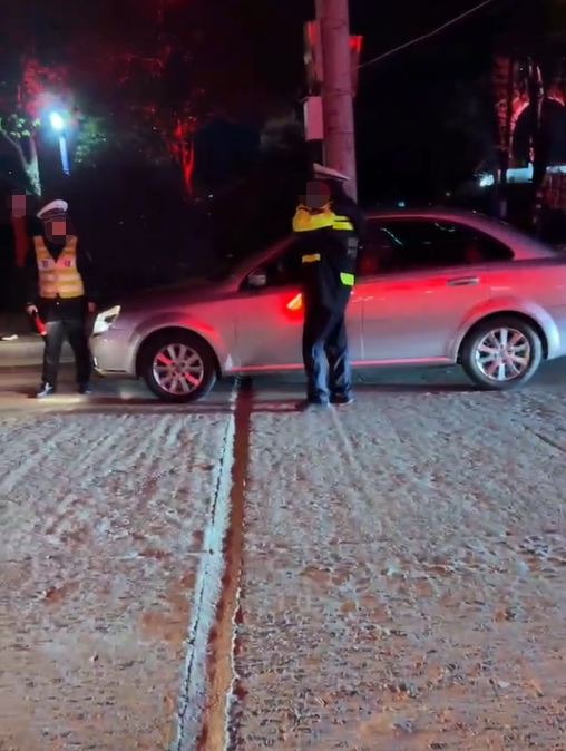 河南交警回应查酒驾故意拖延时间：测试仪被带走了，目前正办理拘留