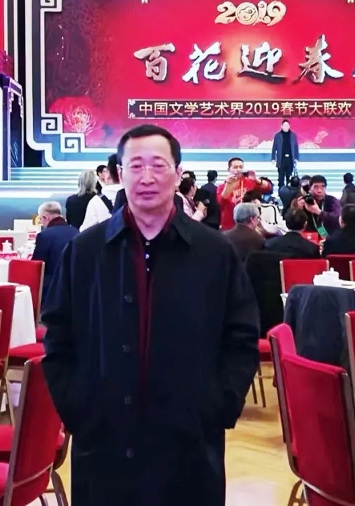晓青_副本.jpg