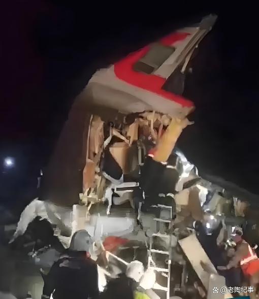 俄罗斯桥梁坍塌事故已致118人受伤 爆炸装置引发悲剧