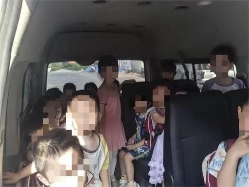 广东2人严重超载拉未成年人被刑拘