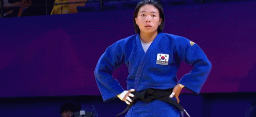 韩国选手李慧卿被罚下，因掌掴对手韩国柔道选手赛场三次犯规，对方直接获胜