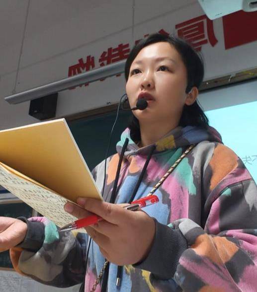 一层薄薄的土 人与人就再难相见了 文字里的戳心思念