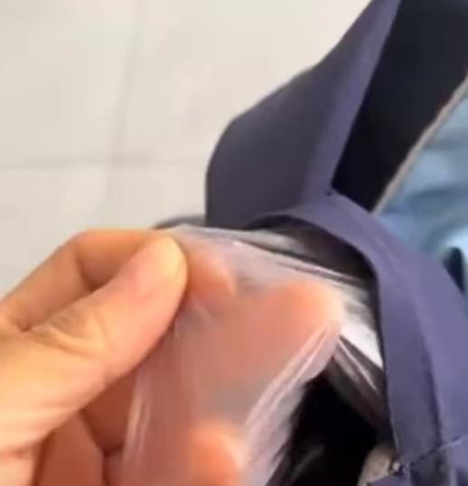 媒体：校服扯出塑料这次得说明白