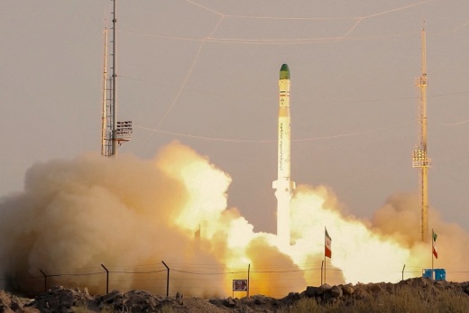 イラン、核協議再開を前に衛星用ロケット「ズルジャナ」の発射に成功