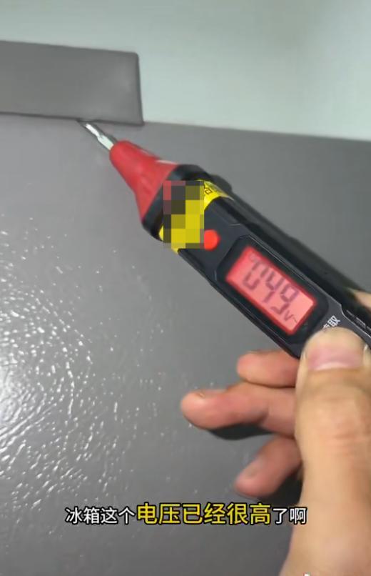 多方回应居民楼4至18楼地线疑遭盗剪 电器燃气管道带电隐患大