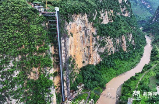 云南絕壁上的賽博校車浙江制造,！浙產(chǎn)“亞洲第一高梯”讓天塹變通途 