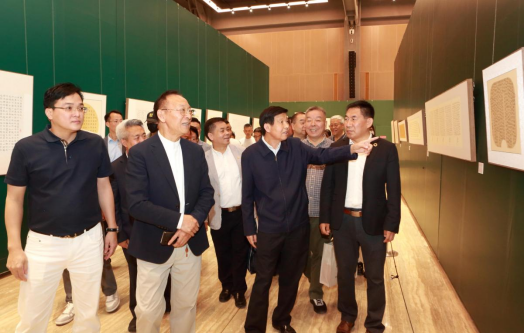 敬畏经典——罗殿龙临创楷书作品展 在中国国度画院好意思术馆开幕