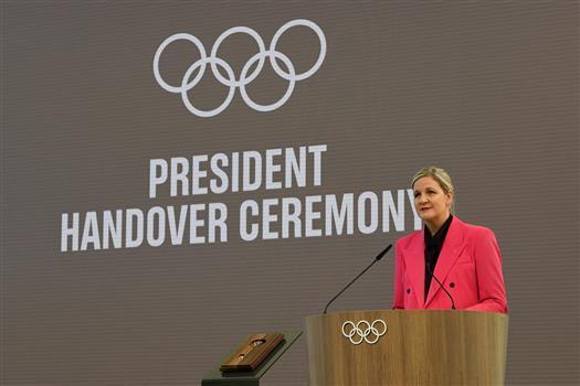 国际奥委会迎来首位女性掌舵人 80后主席就职