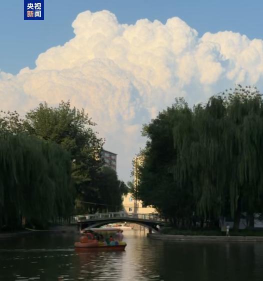 北京棉花糖云朵刷屏 天空美景治愈人心