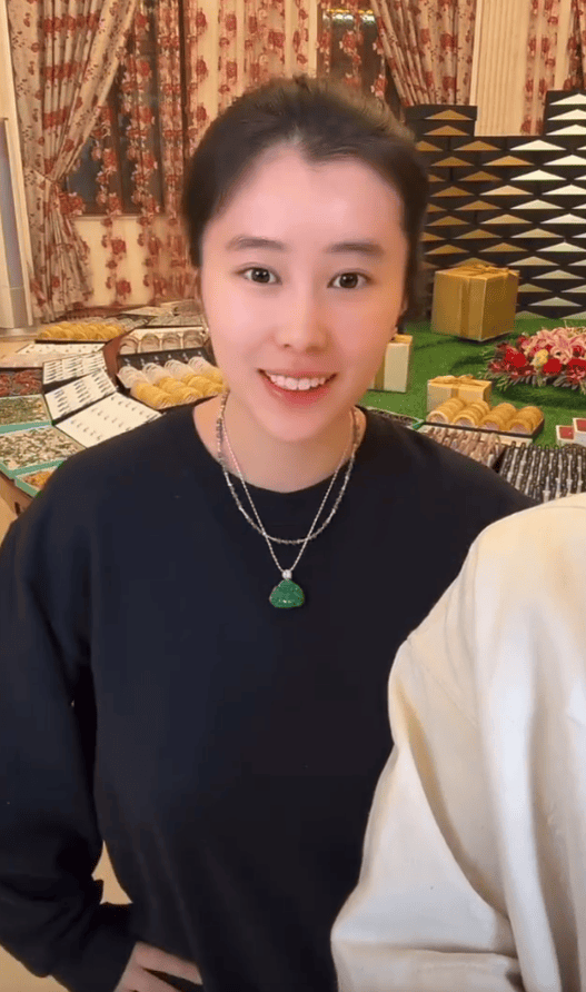 杨子带大女儿杨海润直播带货引热议