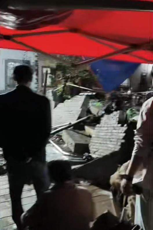 6人参加葬礼遇难 女子为保护孙子身亡 家属寻求公道